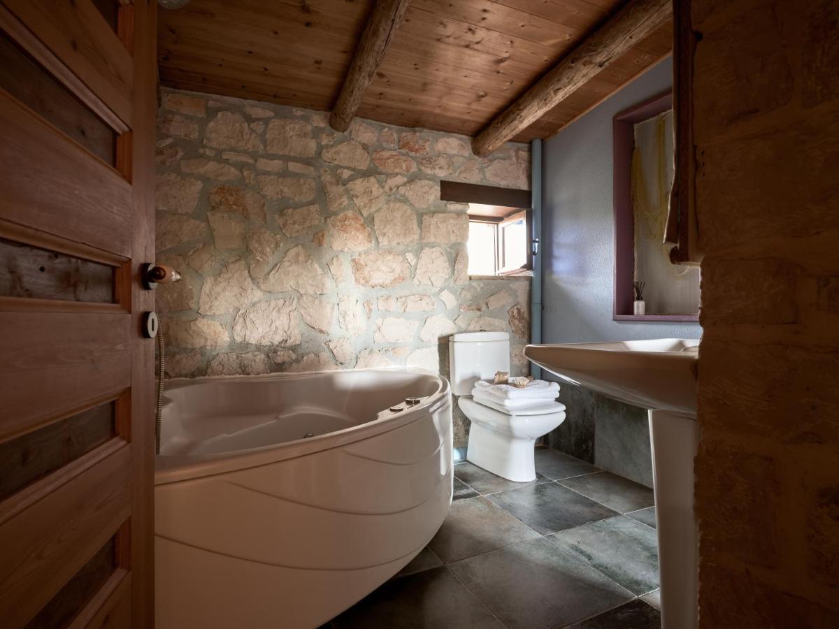Vafias Villa - Tranquil Location, Ideal For Large Groups, By Zantewize Lithakia  Екстериор снимка