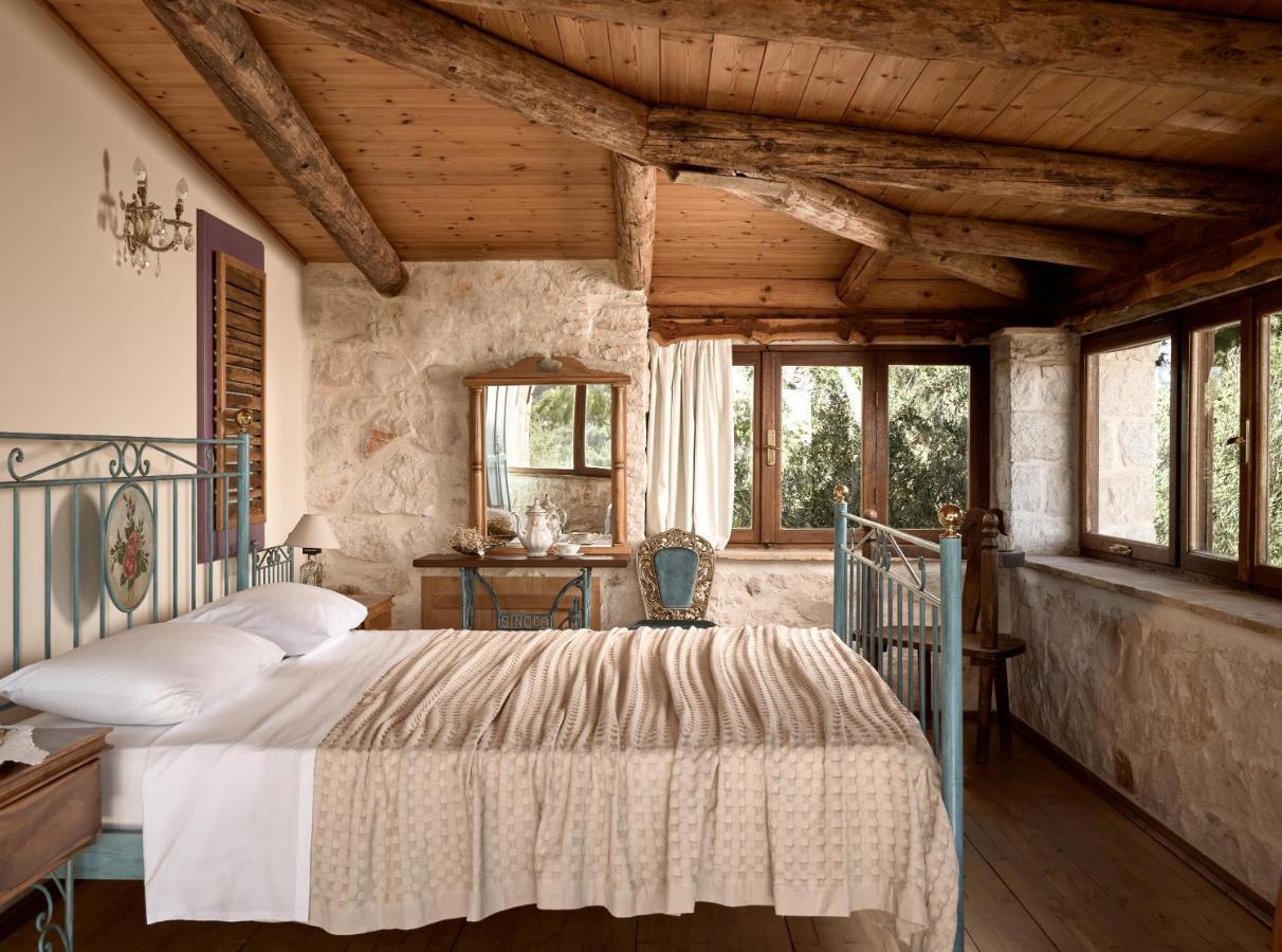 Vafias Villa - Tranquil Location, Ideal For Large Groups, By Zantewize Lithakia  Екстериор снимка
