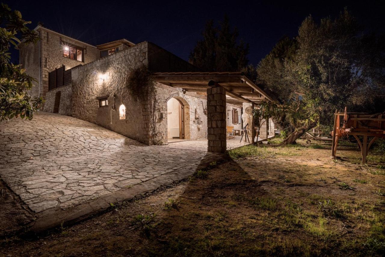 Vafias Villa - Tranquil Location, Ideal For Large Groups, By Zantewize Lithakia  Екстериор снимка